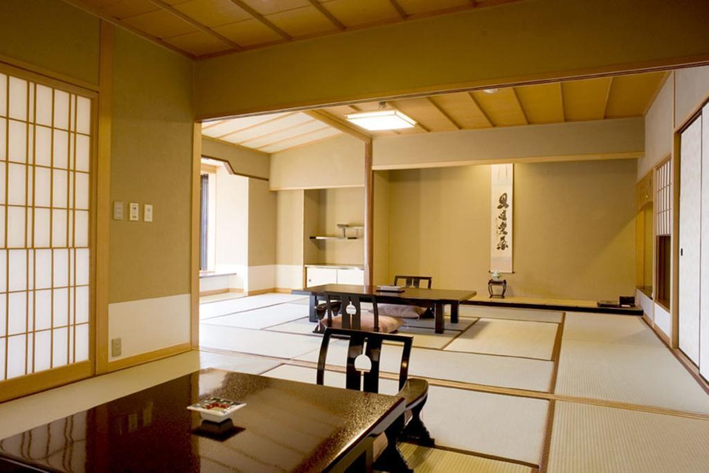 Готель Kozantei Ubuya Фудзі-Каваґутіко Екстер'єр фото